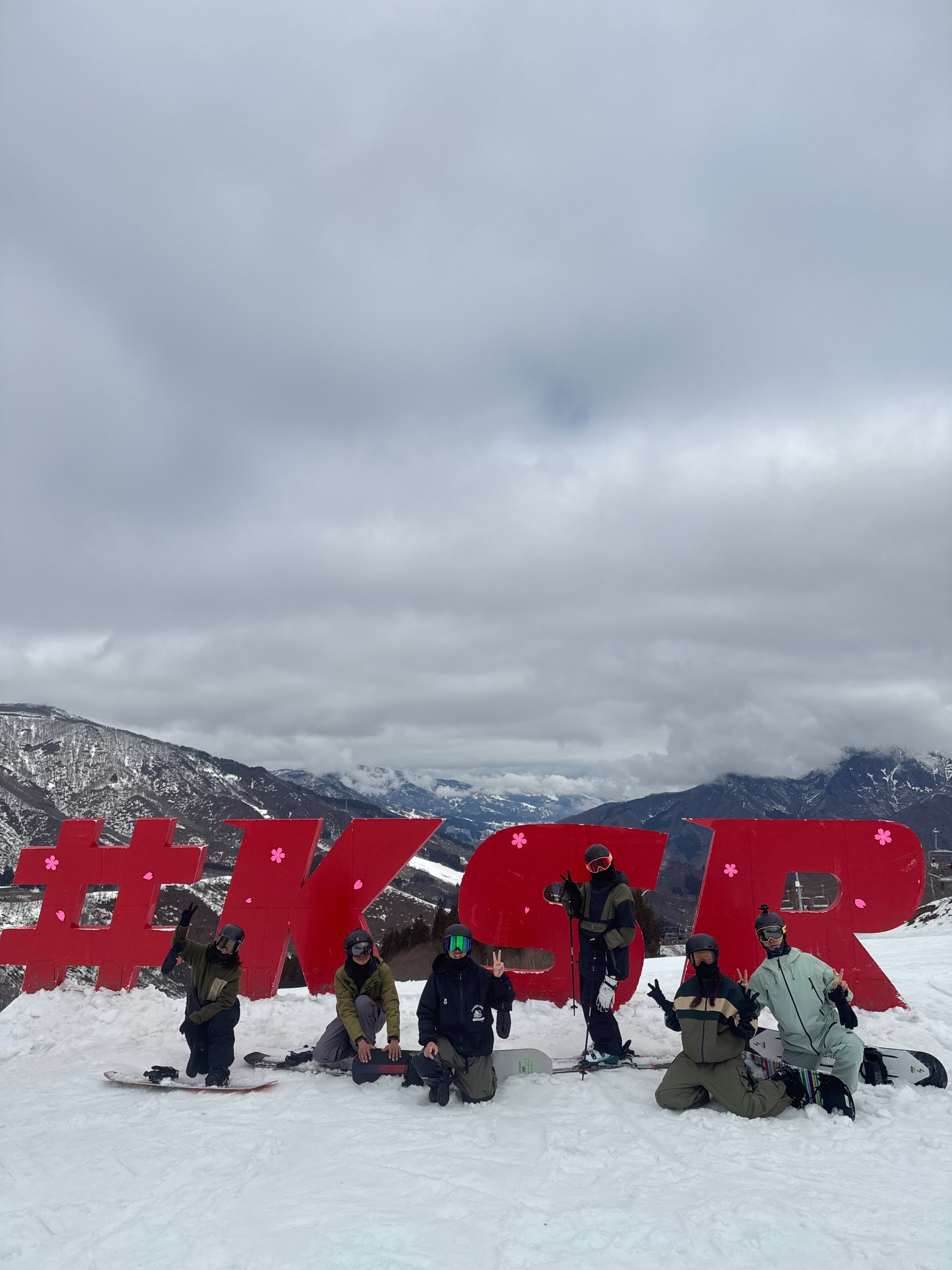 Seni 與滑雪學員合照