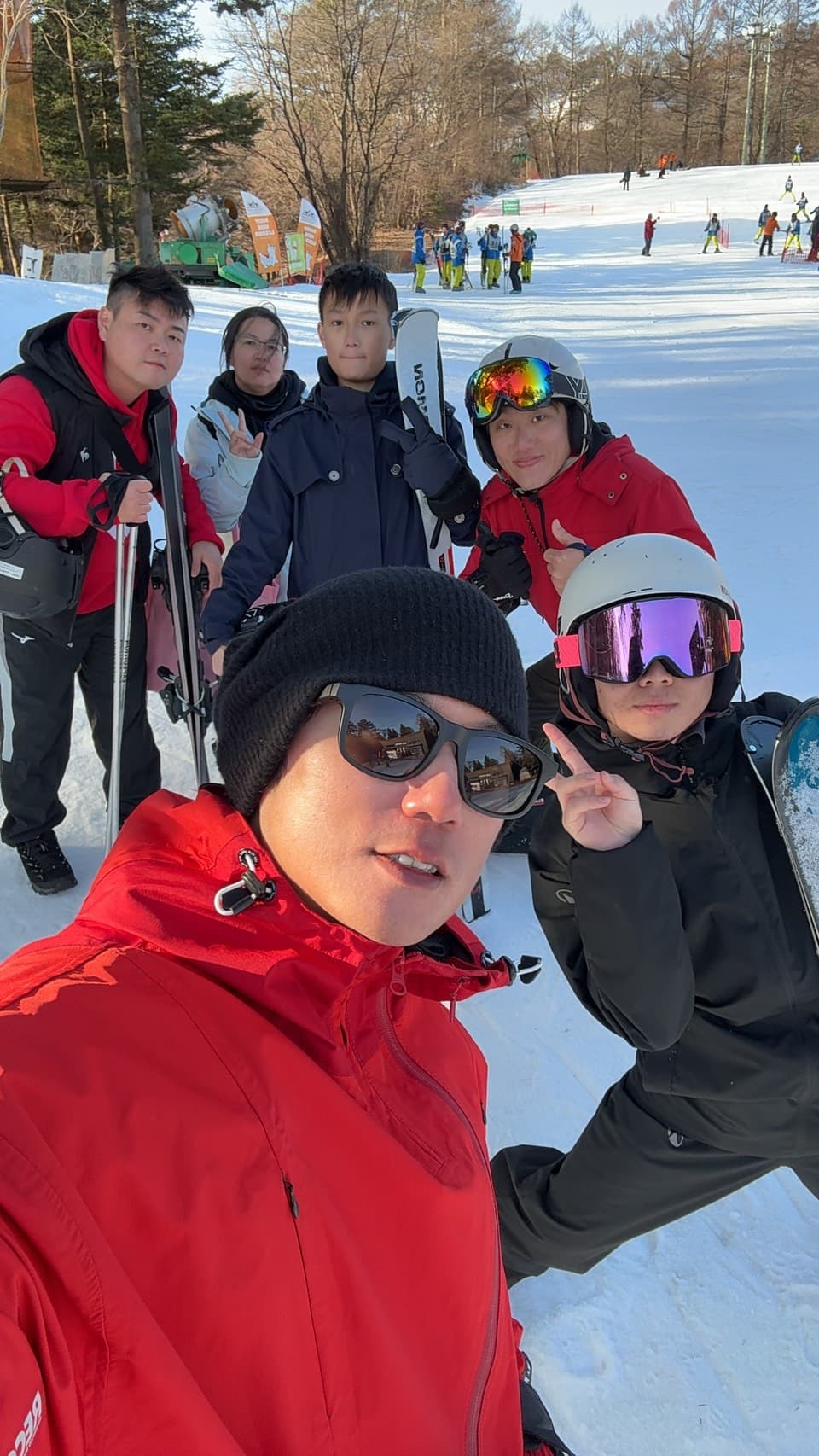 Marcus (馬克斯) 與滑雪學員合照